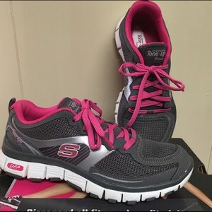 Skechers Tone-ups Athletic shoe Size 7